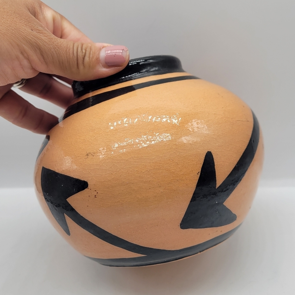 Signed Pottery Art Deco Vase Terracota Black Color Native American Small Ceramic - Picture 3 of 9